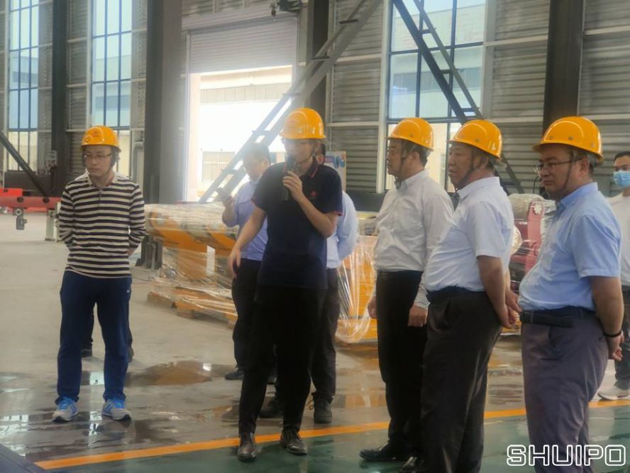 山東省科學(xué)院激光研究所所長(zhǎng)賈中青、山東省機(jī)械設(shè)計(jì)研究院院長(zhǎng)林江海帶領(lǐng)激光、高端裝備領(lǐng)域?qū)＜乙恍?人到水泊焊割實(shí)地調(diào)研2